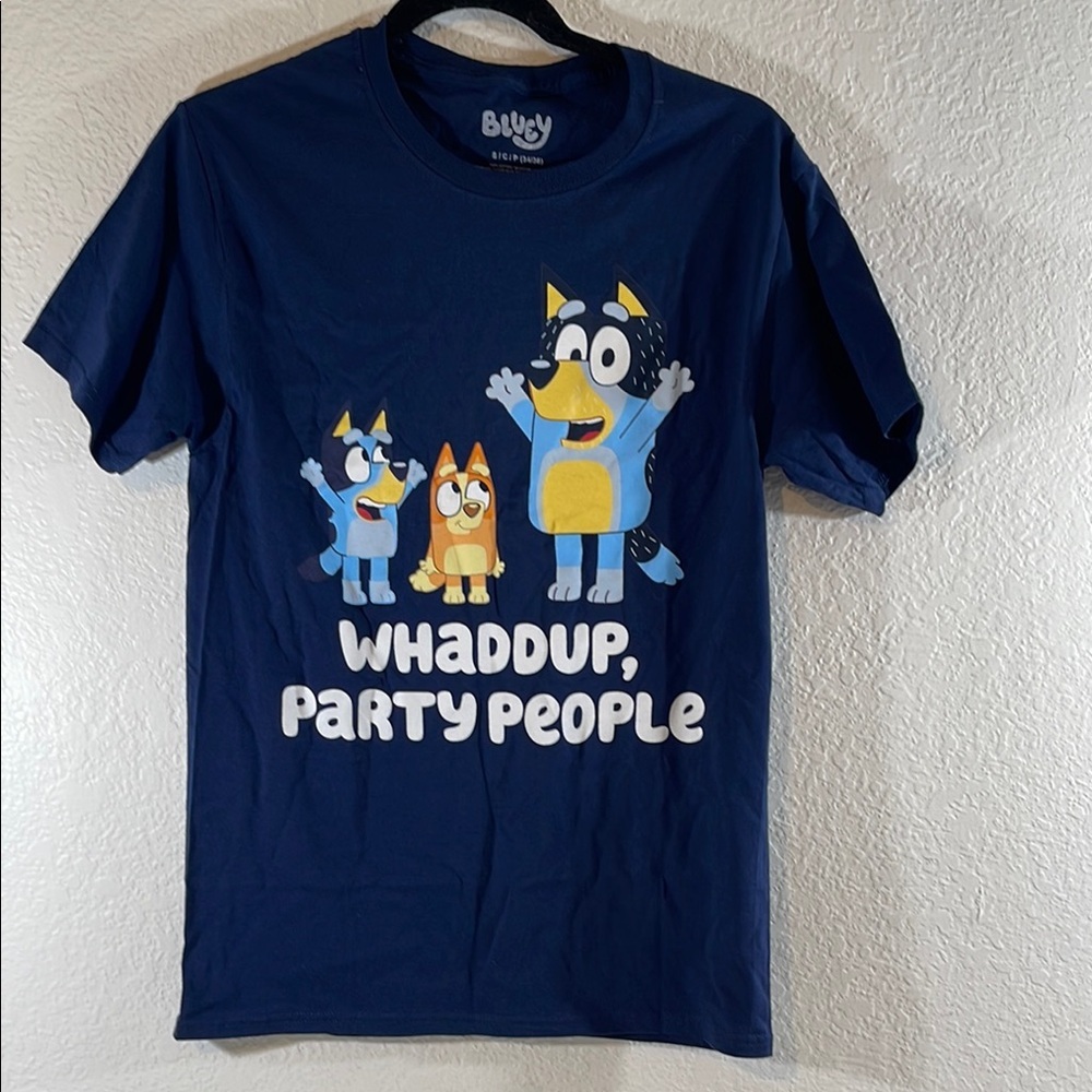 Bluey “Whaddup Party People” Shirt Navy Graphic T-Shirt Size Small Unisex NEW - Picture 2 of 4
